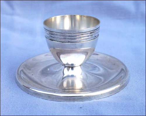 Art Deco Egg Cup with Saucer Silver Plate Metal Blanc