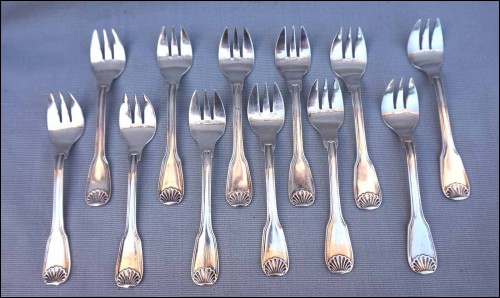 ERCUIS Shell Coquille Model 12 Oyster Forks Silver Plate Louis XV Style